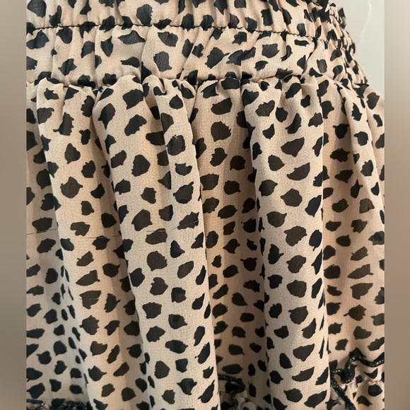 Woman’s mini ruffle skirt - Picture 4 of 5